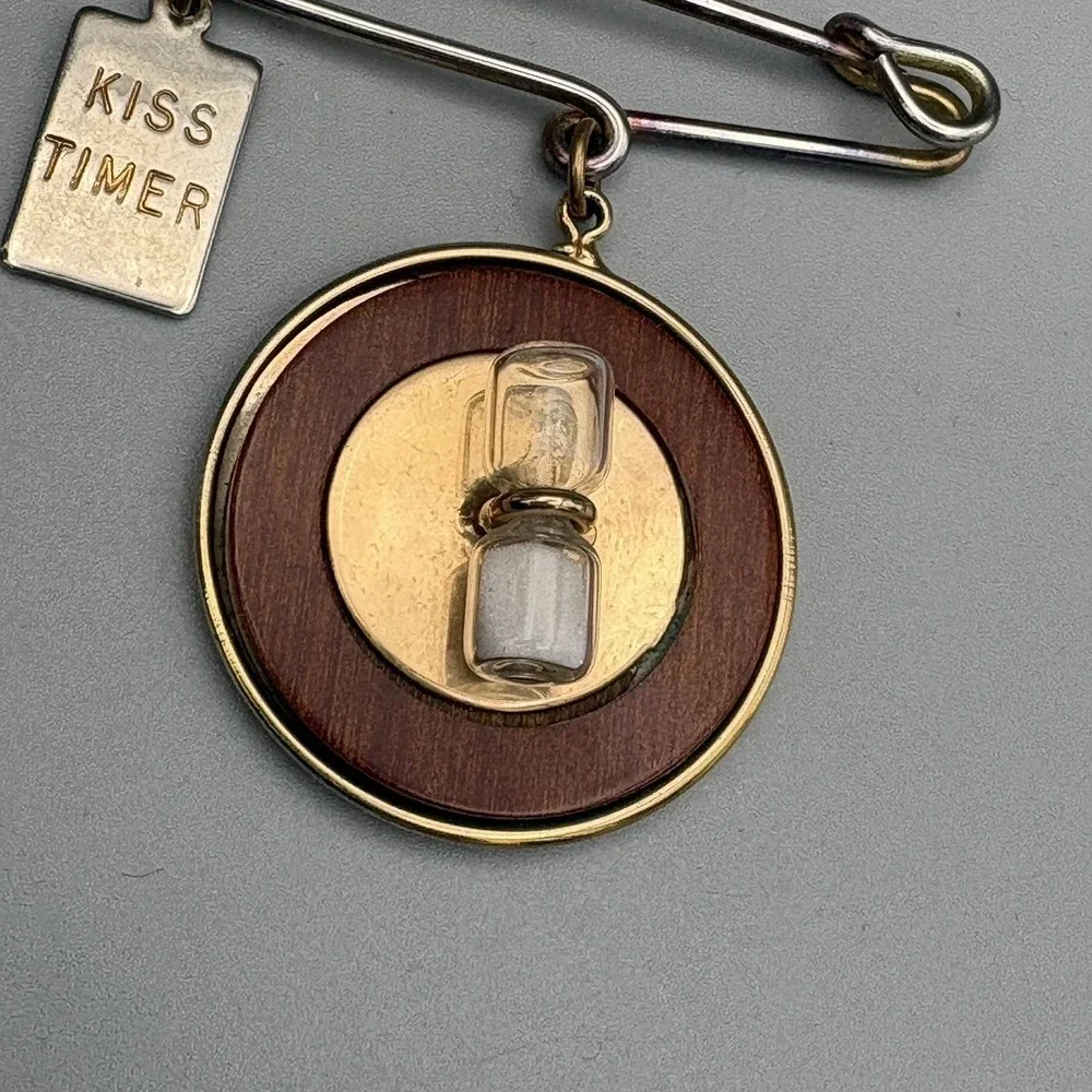 Vintage Hour Glass Kiss Timer Brooch Pin Gold Tone Wood MCM Great Convo Piece